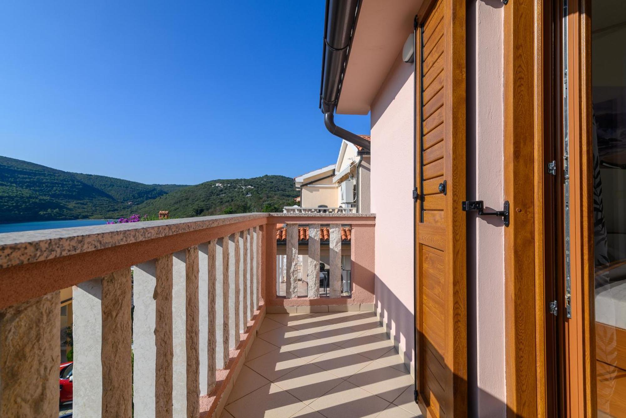Apartments By The Sea Duga Luka - Prtlog, Labin - 2335 외부 사진